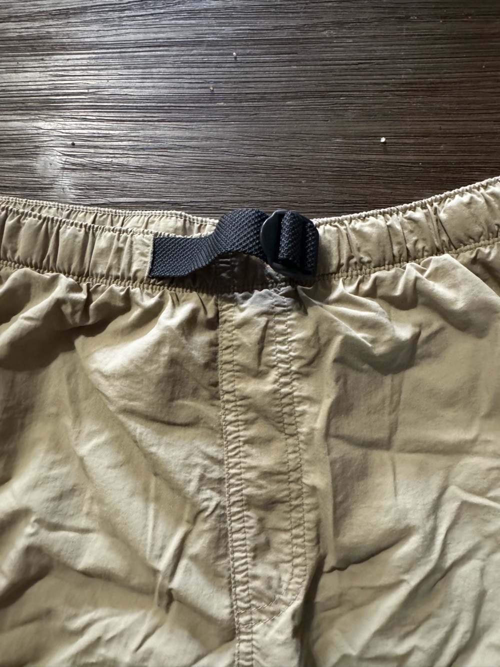 Columbia Men's Tan Elastic Waist Outdoor Shorts - Picture 2 of 10